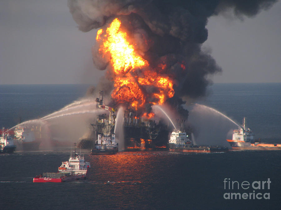 Deepwater Horizon Fire, April 21, 2010 #2 Photograph by Science Source