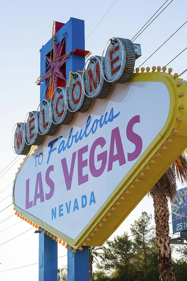 famous Welcome to fabulous Las Vegas Sign, Las Vegas, Nevada, US ...