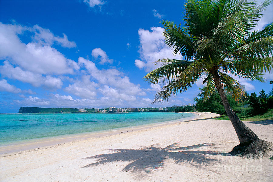 Guam, Tumon Bay Photograph by Greg Vaughn - Printscapes