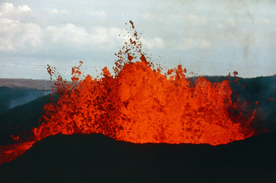 Hawaii: Volcanos, 1984 #2 Photograph by Granger