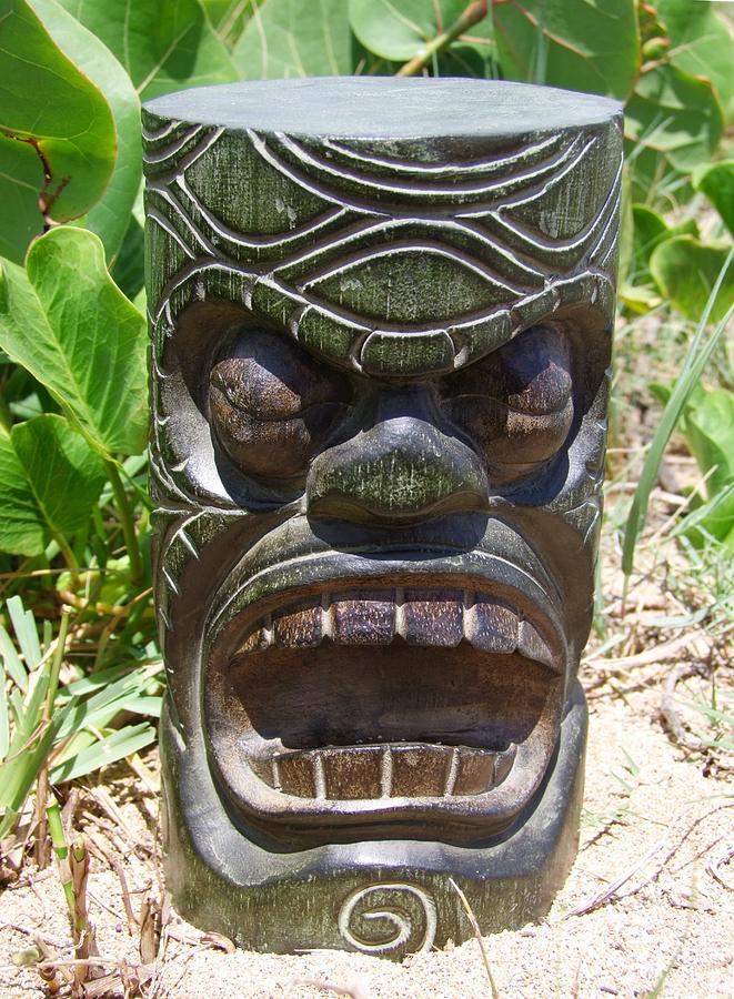 Hawaiian Tiki God Ku Photograph by Mary Deal - Fine Art America