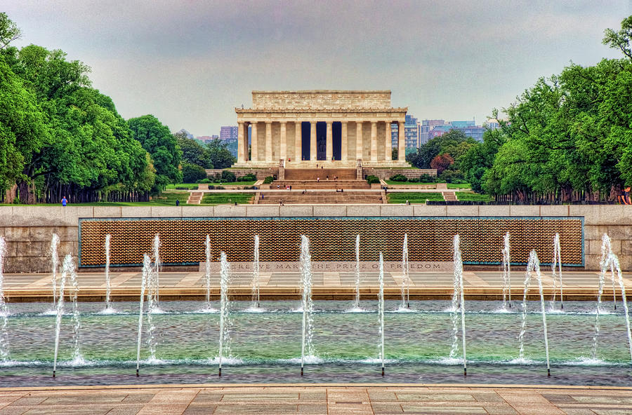 Abraham Lincoln Photograph - Lincoln Memorial and WWII Memorial #2 by Craig Fildes