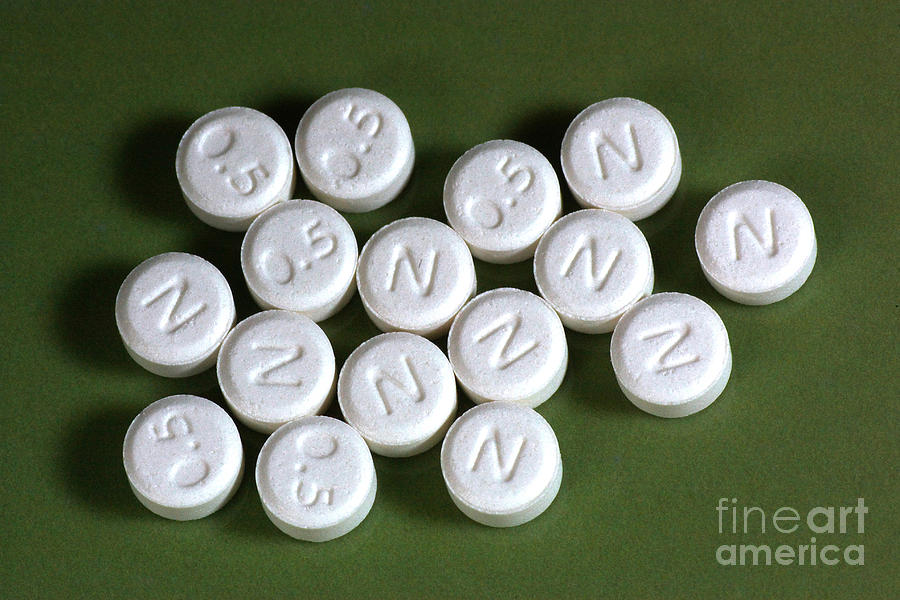 Lorazepam 0.5 Mg Tablets #2 Photograph by Scimat