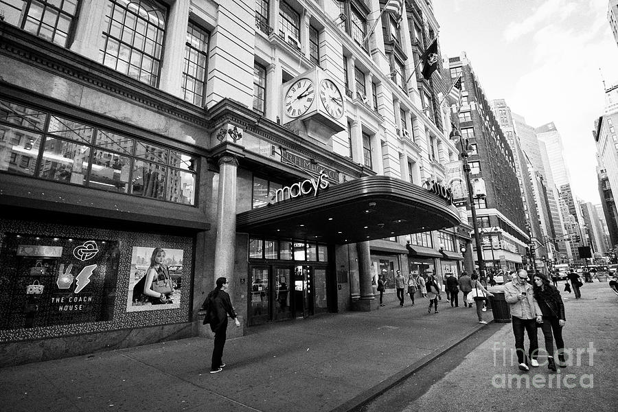 macys department store herald square entrance New York City USA ...