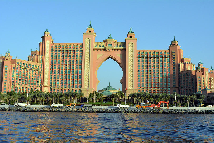 Photography of Atlantis pink hotel from Dubai. United Arab Emirates ...