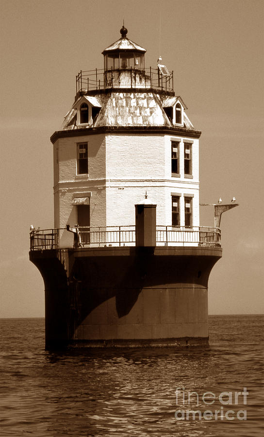 wshg-net-point-no-point-lighthouse-the-sentinel-of-yesteryear-still