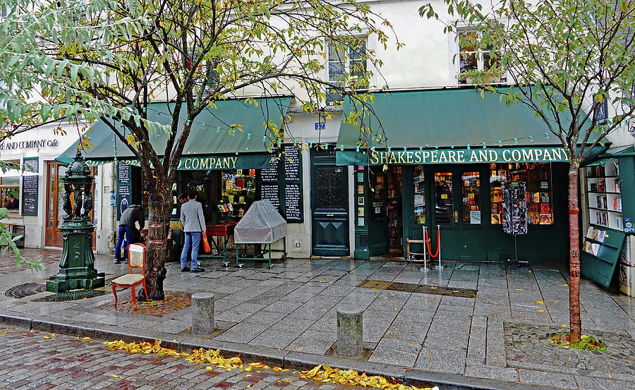 Shakespeare And Company Bookstore In Paris, France #2 Photograph by Rick Rosenshein