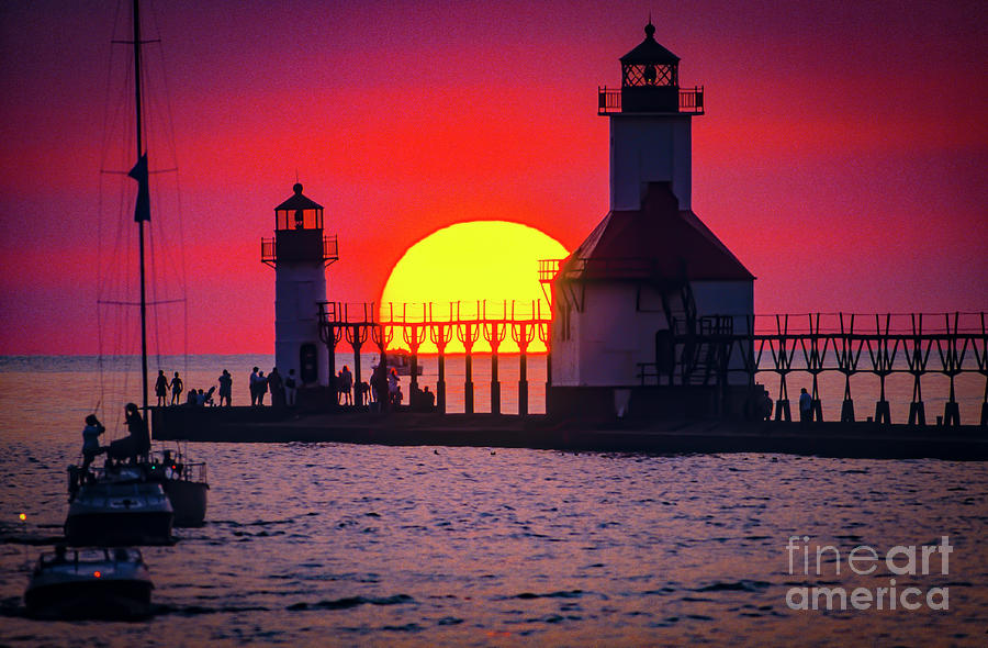 St Joseph Lighthouse,MI Photograph by Vito Palmisano | Fine Art America