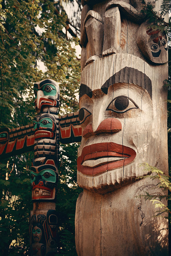 Totem Pole #2 Photograph by Songquan Deng