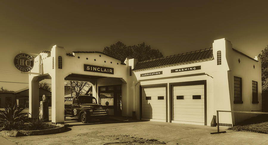 Vintage Sinclair Gas Station #2 Photograph by Mountain Dreams