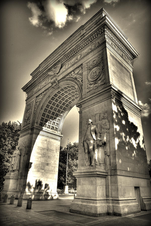 Washington Square Arch #2 Photograph by Jeff Watts