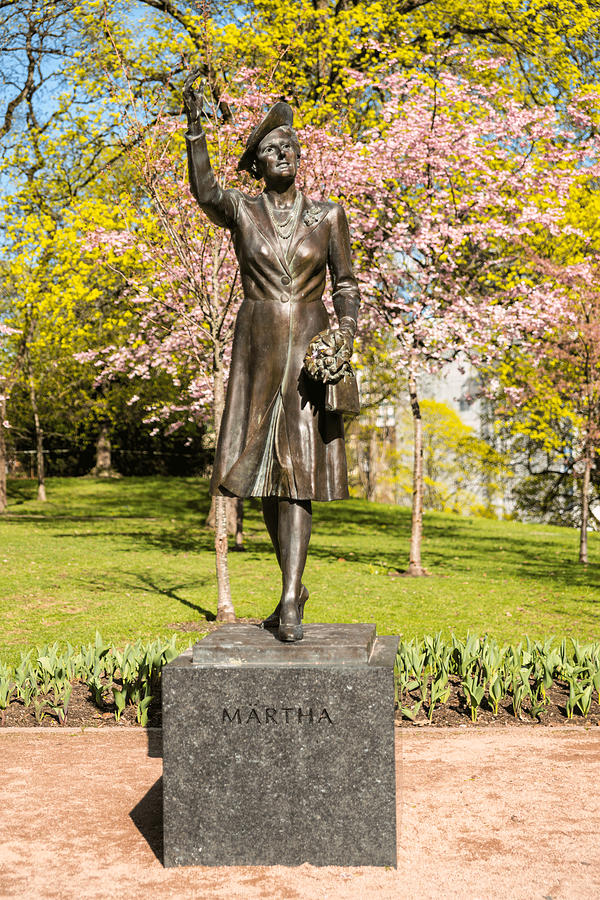 201805040-006 Crown Princess Martha Statue Photograph by Alan Tonnesen ...