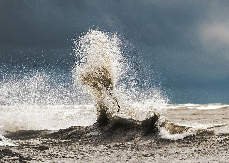 Lake Erie Photograph - Lake Erie Waves #21 by Dave Niedbala