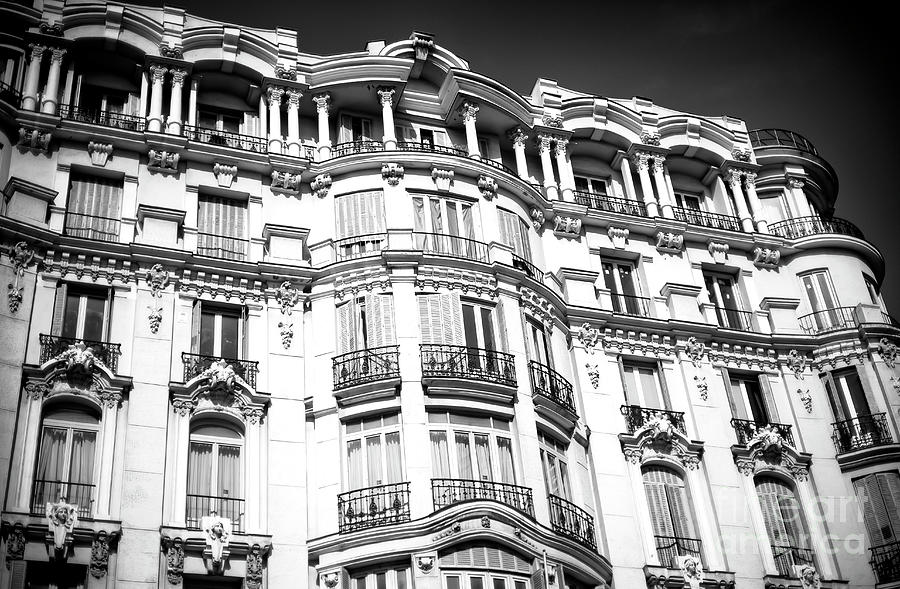26 Gran Via Facade Madrid Photograph by John Rizzuto
