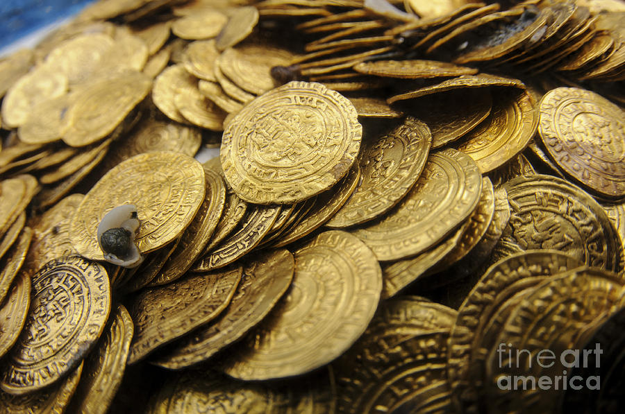 A stash of 2000 ancient gold coins  #3 Photograph by Hagai Nativ
