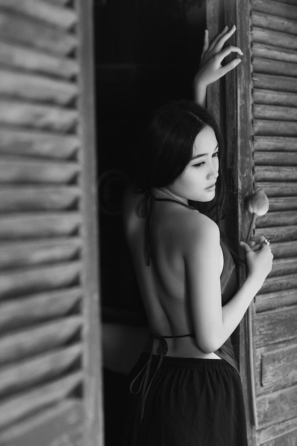 Ao Yem - Vietnamese beauty Photograph by Huynh Thu