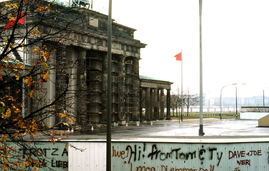 Berlin Wall 1986 #3 Photograph by Erik Falkensteen