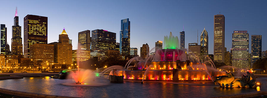 Chicago Photograph - Buckingham Fountain #3 by Twenty Two North Photography