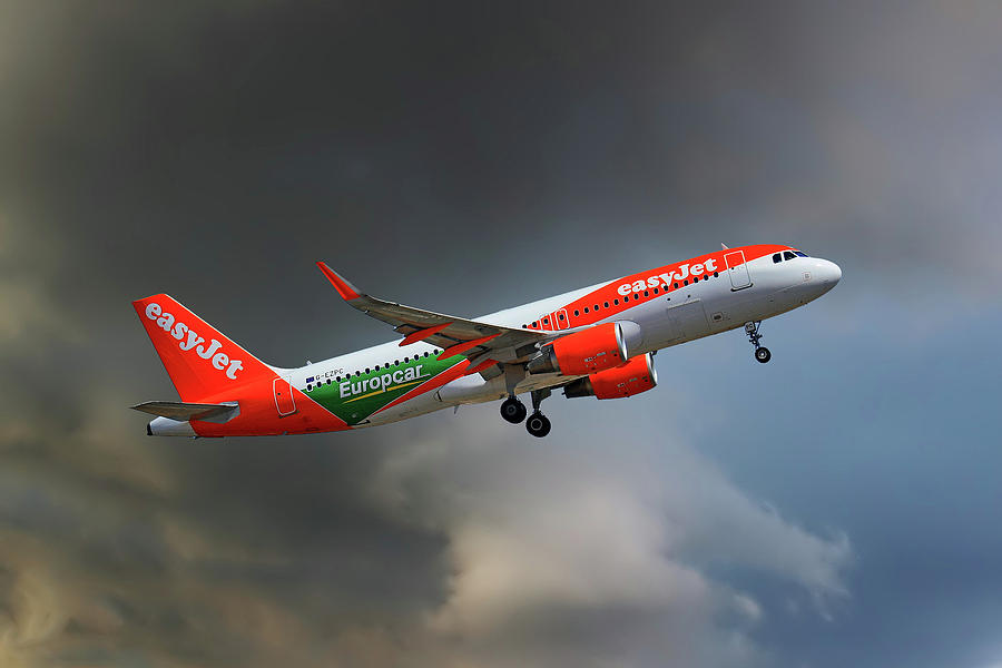 EasyJet Airbus A320-214 Photograph by Smart Aviation