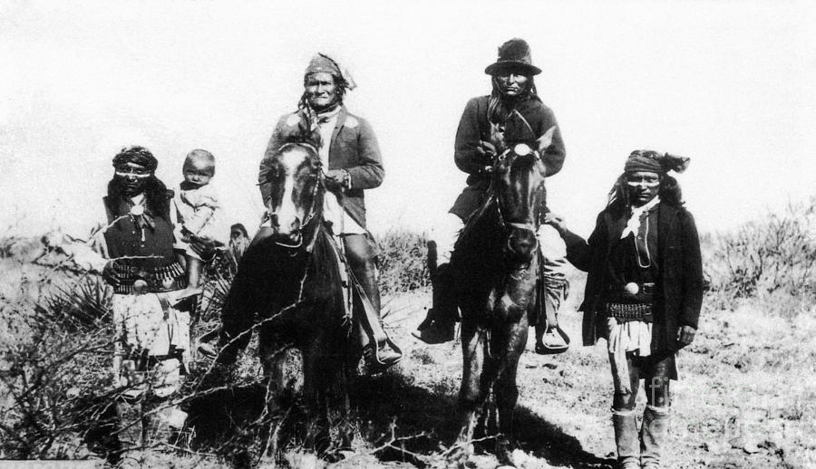 Geronimo (1829-1909) #3 Photograph by Granger