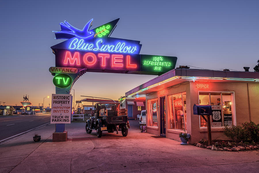 Historic Blue Swallow Motel in Tucumcari, New Mexico Photograph by ...