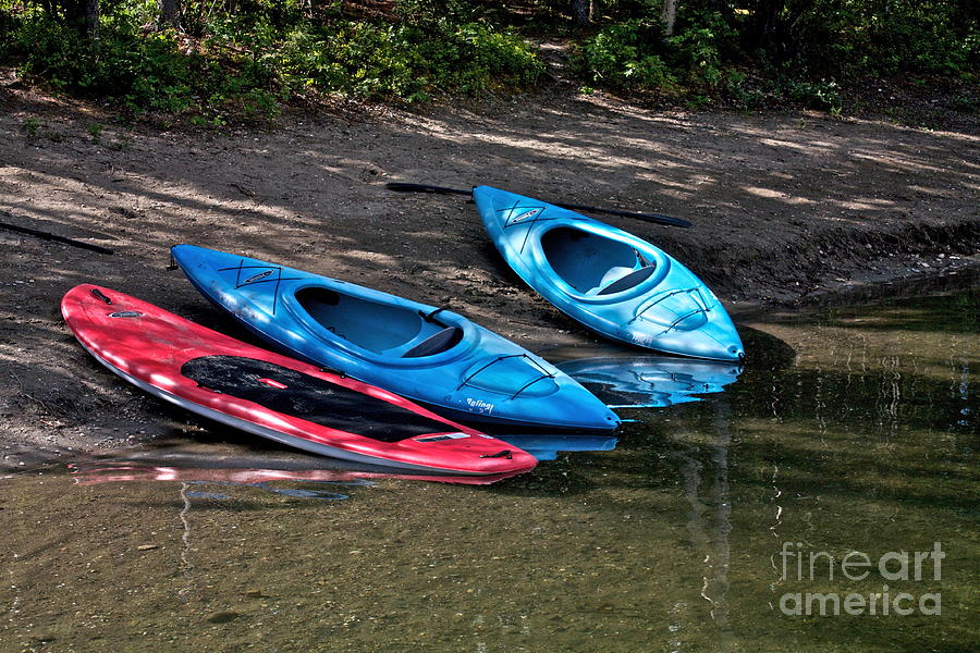 3 Kayaks Photograph by Linda Bianic