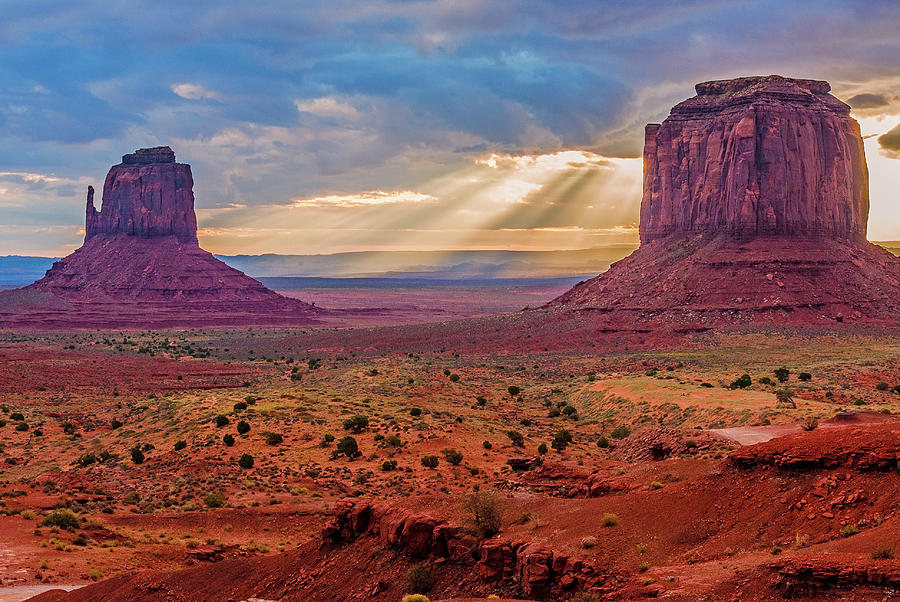 Monument Valley, Utah Photograph by Tom Zeman