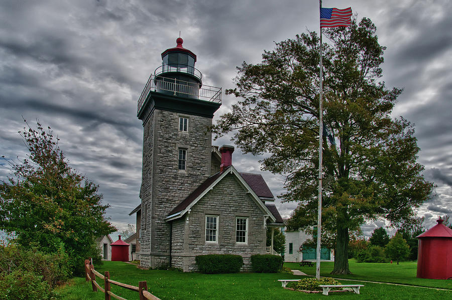 30-Mile Point Lighthouse 3197 Photograph by Guy Whiteley