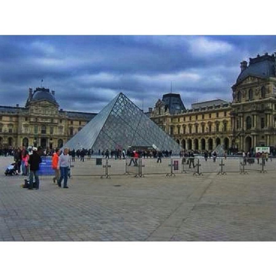 Paris Photograph - Instagram Photo #311445461843 by Almir Vidjen