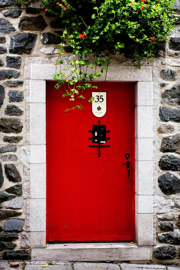 35 Red Door