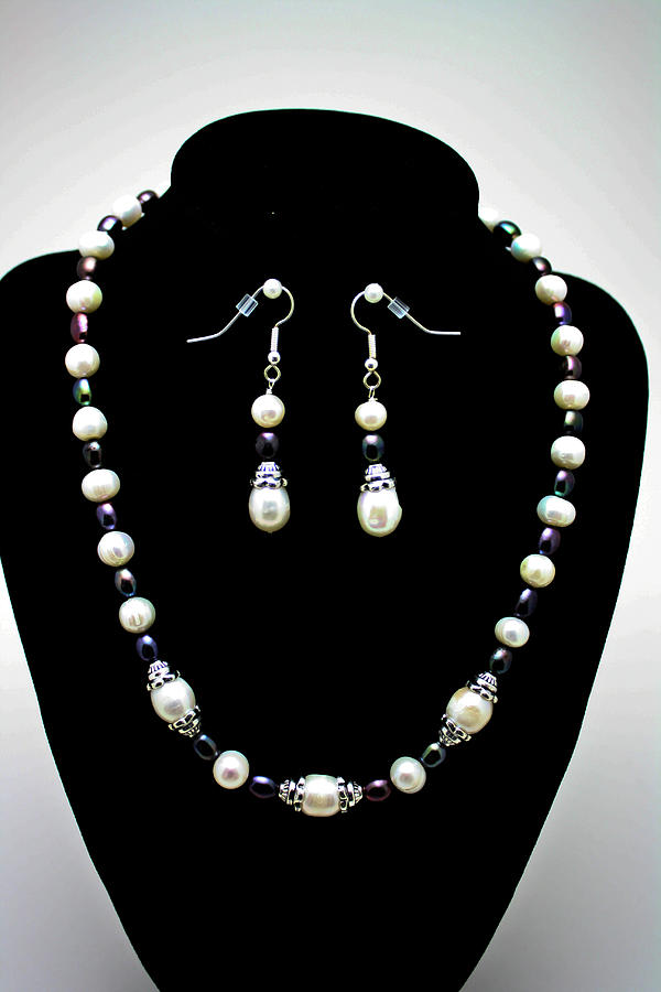 Jewelry Jewelry - 3531 Freshwater Pearl Necklace and Earring Set by Teresa Mucha