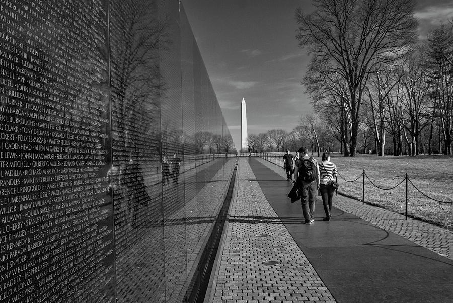 3584- Vietnam Veterans Memorial Black and White Photograph by David ...