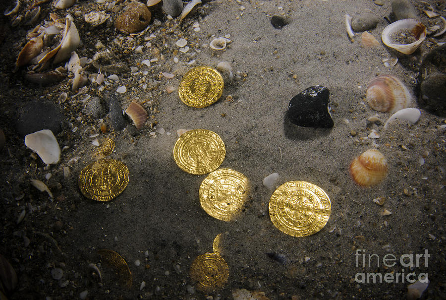 A stash of 2000 ancient gold coins  #4 Photograph by Hagai Nativ