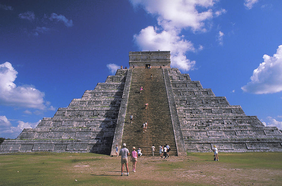 ancient aztec pyramids