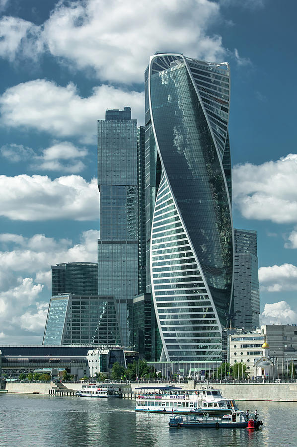 The city business centre. Центр Москвы. Сити бай Москва. Дом на ножках Москва Сити. Вилла Москоу Сити.