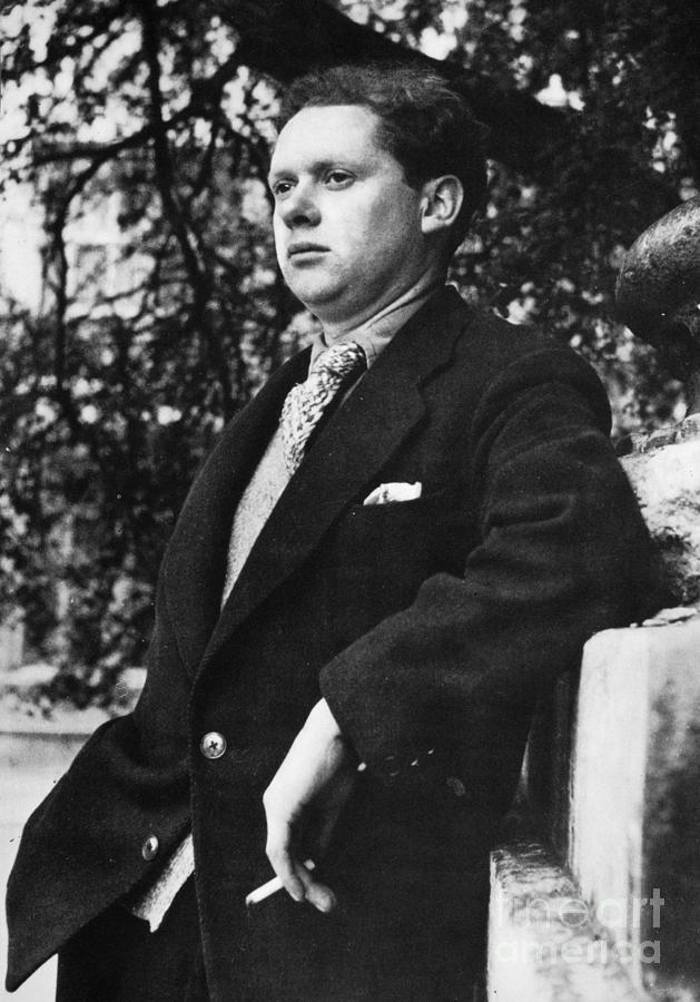 Dylan Thomas (1914-1953) #4 Photograph by Granger