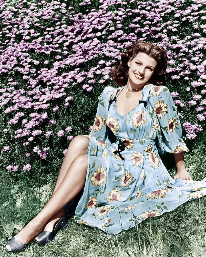 Rita Hayworth, 1940s Photograph By Everett - Fine Art America