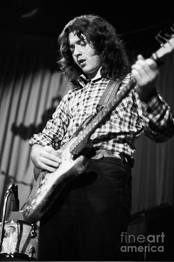 Rory Gallagher Photograph By Ara Ashjian