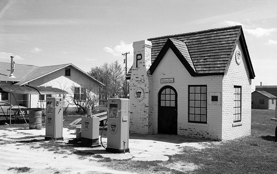 Route 66 - Phillips 66 Gas Station Photograph by Frank Romeo