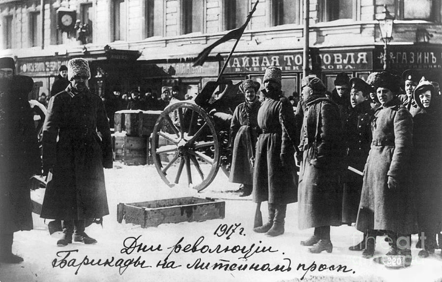 Russian Revolution, 1917 #4 Photograph by Granger