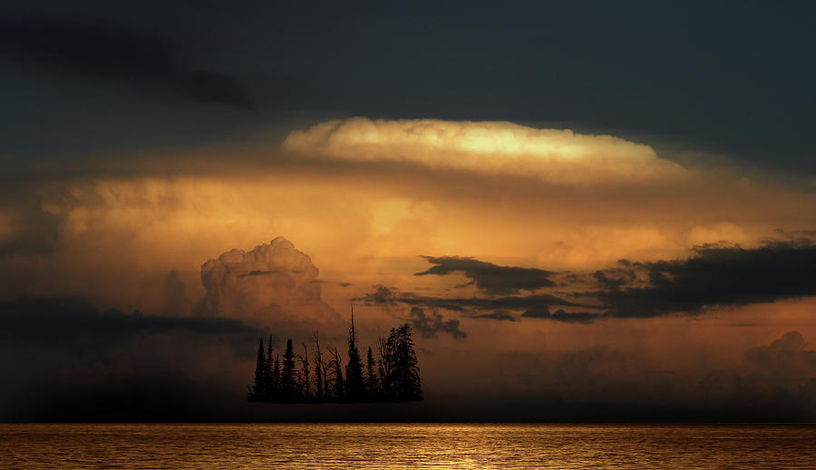 4476 Photograph by Peter Holme III