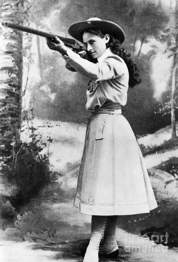 Annie Oakley #1 Photograph by Granger