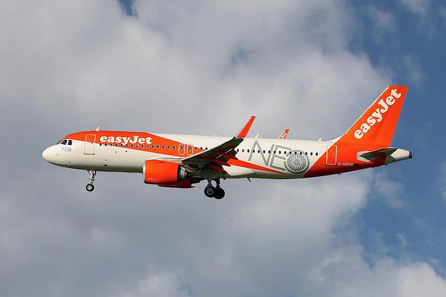 Easyjet Photograph - EasyJet Airbus A320-251N #5 by Smart Aviation