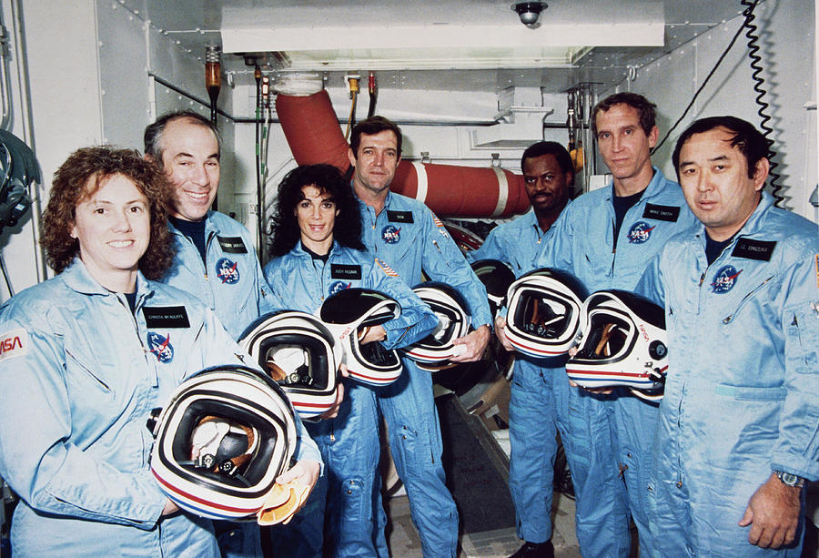 51L Challenger Crew in White Room Photograph by Paul Fearn