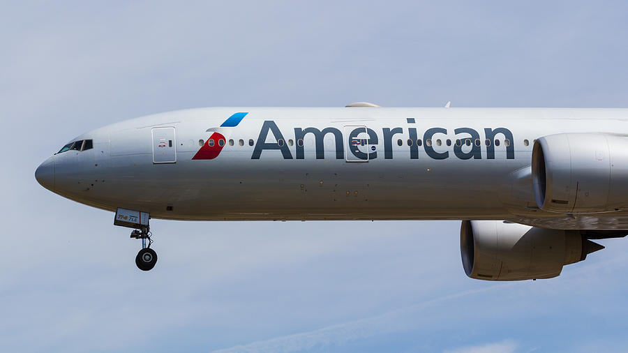 American Airlines Boeing 777 #7 Photograph by David Pyatt