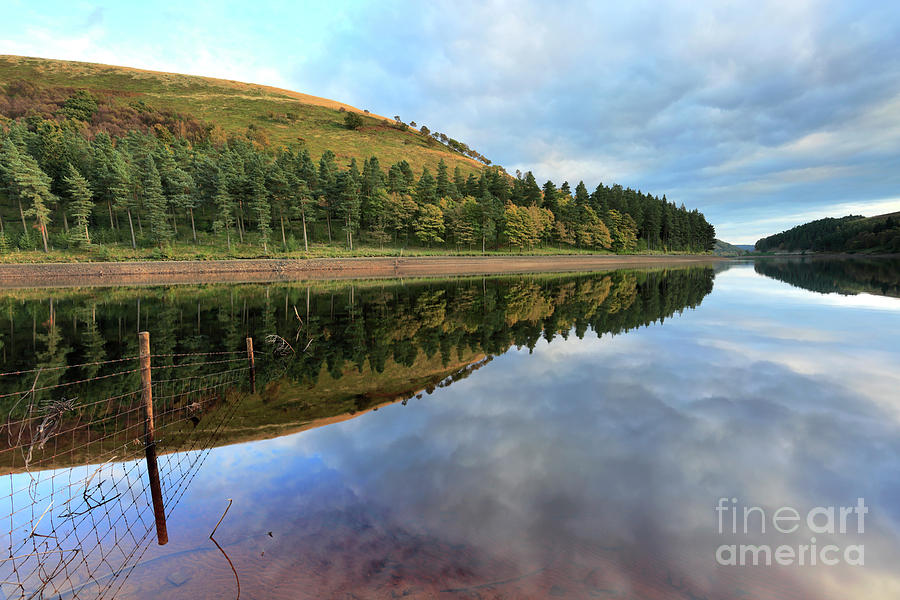 Autumn Derwent reservoir Derbyshire Peak District Photograph by Dave ...