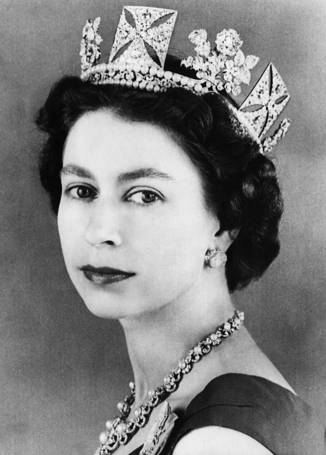 British Royalty. Queen Elizabeth II Photograph by Everett