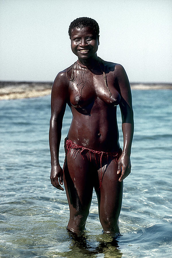 Jarawa tribe Photograph by Olivier Blaise.