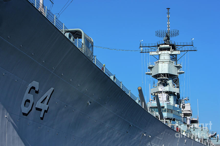 64 Battleship Wisconsin Photograph by Jerry Fornarotto