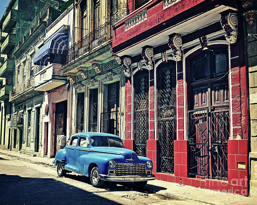 Vintage Photograph - Classic Cuba - Havana #8 by Chris Andruskiewicz